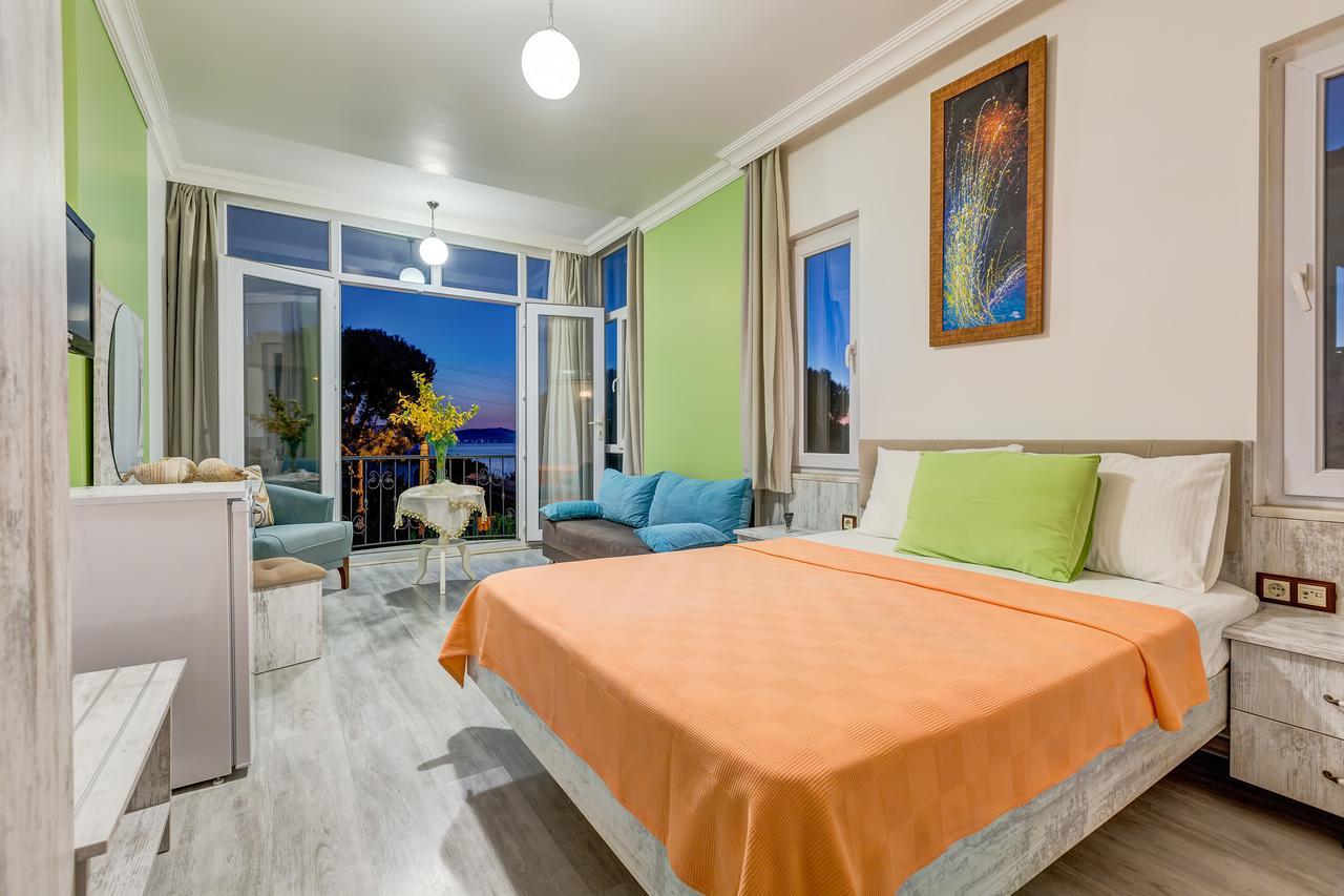 Nefes Hotel Ayvalik Exterior photo